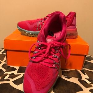 New with box women’s Nike Air Max Size 8